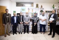 دیدار معاون هنری با پیشگامان هنر انقلاب در قم