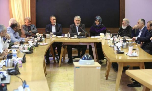 پیام نوروزی صالحی در جمع اعضای خانه هنرمندان: به استقبال سالی کمچالش برویم پیام نوروزی صالحی در جمع اعضای خانه هنرمندان: به استقبال سالی کمچالش برویم