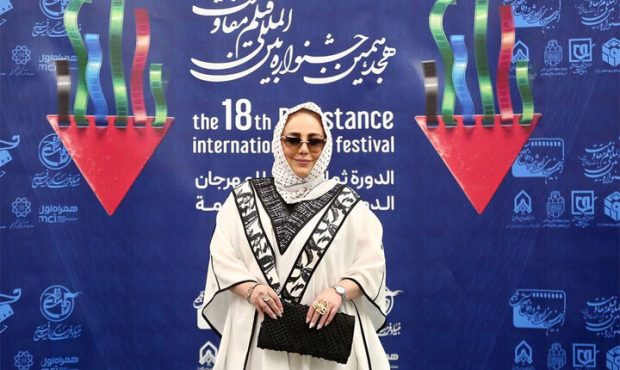 بهنوش بختیاری در جشنواره مقاومت به مقام شهدا ادای احترام کرد