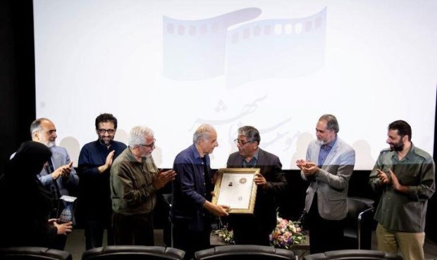 جهانگیر میرشکاری نشان درجهیک هنری گرفت جهانگیر میرشکاری نشان درجهیک هنری گرفت