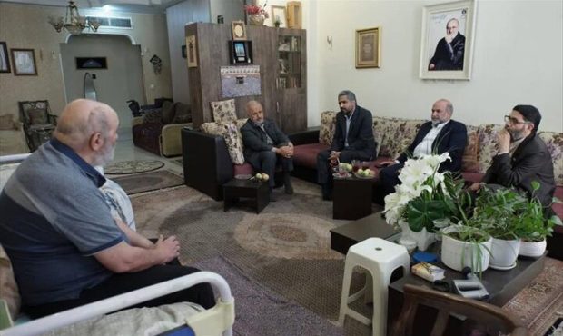عیادت مدیرعامل صندوق اعتباری هنر از کارگردان سینمای دفاع مقدس
