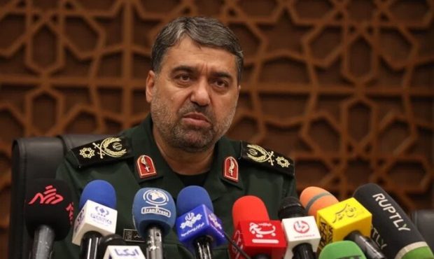 سردار قریشی: هنرمندان در جنگ شناختی، مثل رزمندگان پای موشک ایستادند