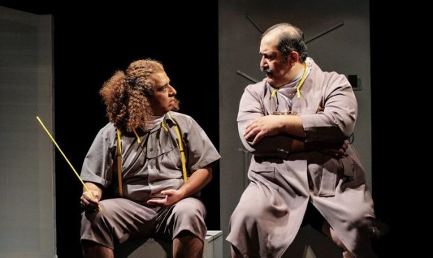 تمدید اجرای نمایش «لطفا تحت هر شرایطی»