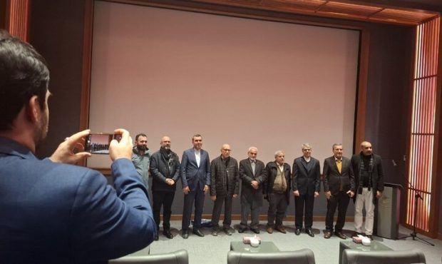 اکران مستند «آبراه کوچکی در میان هور» با حضور اسماعیل بقایی