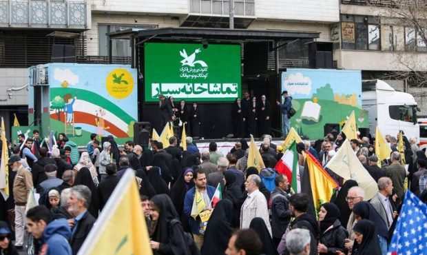 حضور چهار تماشاخانه سیار کانون پرورش فکری در مراسم سوگواری رهبر شهید