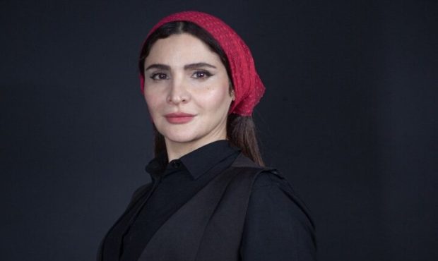 نورا هاشمی روی صحنه «برای فروش» می‌رود
