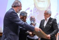 مجید مظفری نشان درجه یک هنری گرفت؛ «برای سینما خیلی زحمت کشیده‌ام»