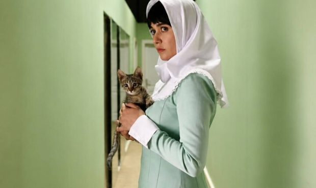«سرریز» با بازی پریناز ایزدیار به اکران آنلاین رسید